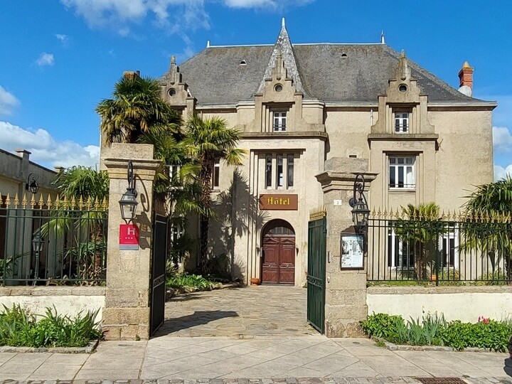 Façade du manoir/hôtel Barbacane